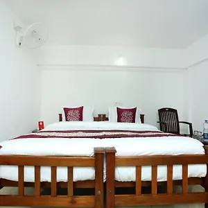 Hotel Oyo 11685 Mangosteen Holidays